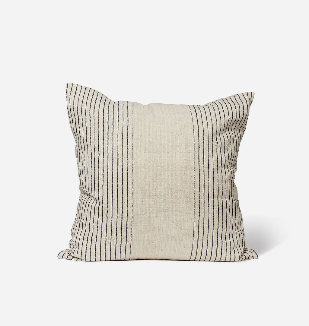 Altamira Vintage Pillow 24" x 24"