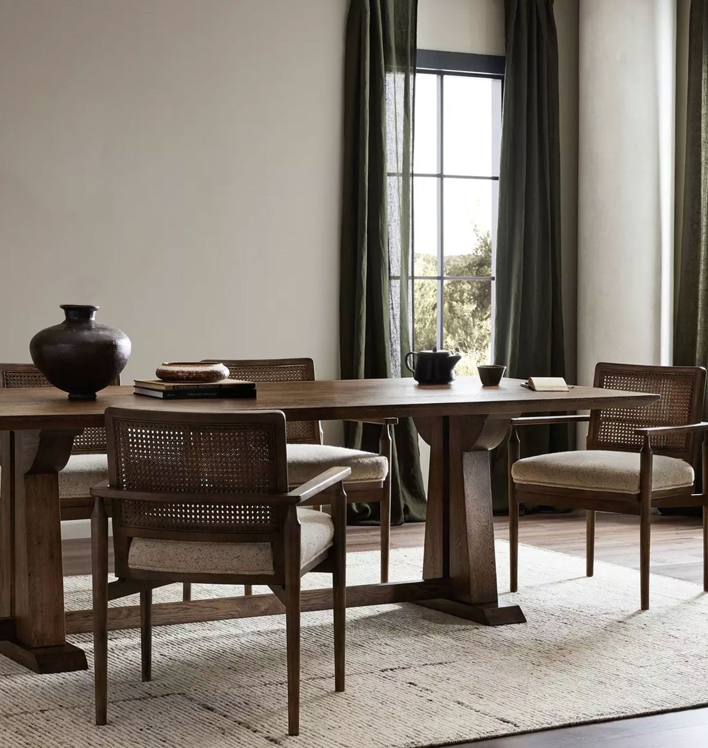 Aruya Dining Table